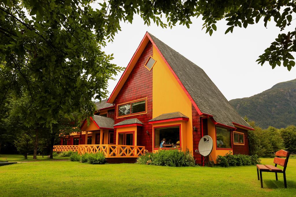 Hotel Y Cabanas Patagonia Green ปูแอร์โต ไอเซน ภายนอก รูปภาพ