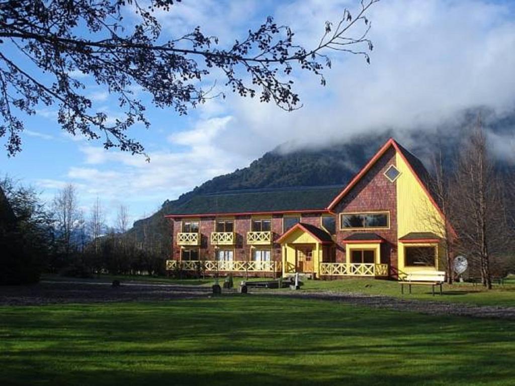 Hotel Y Cabanas Patagonia Green ปูแอร์โต ไอเซน ภายนอก รูปภาพ